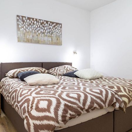 Apartments Raspolic Кастав Екстер'єр фото