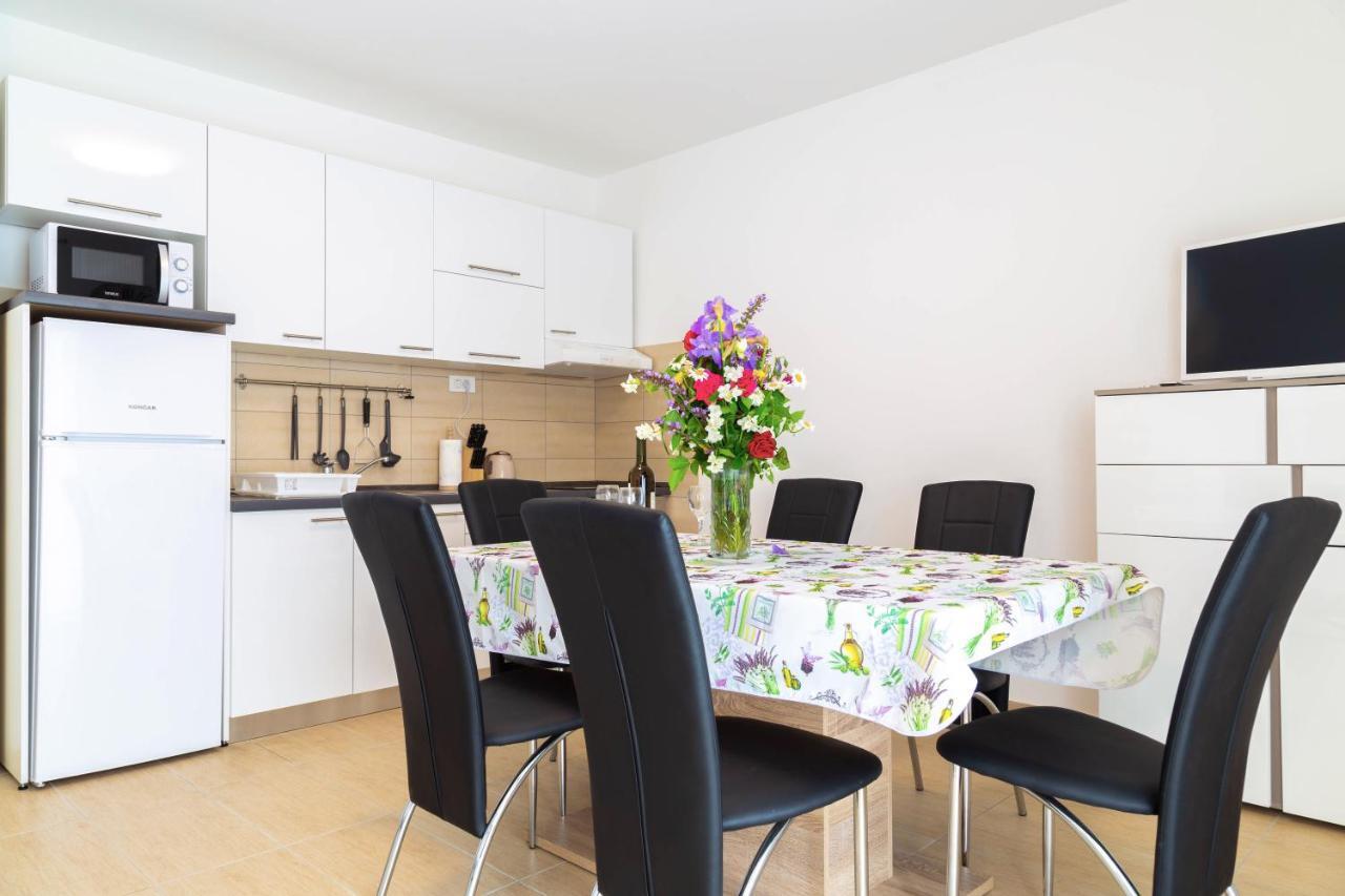 Apartments Raspolic Кастав Екстер'єр фото