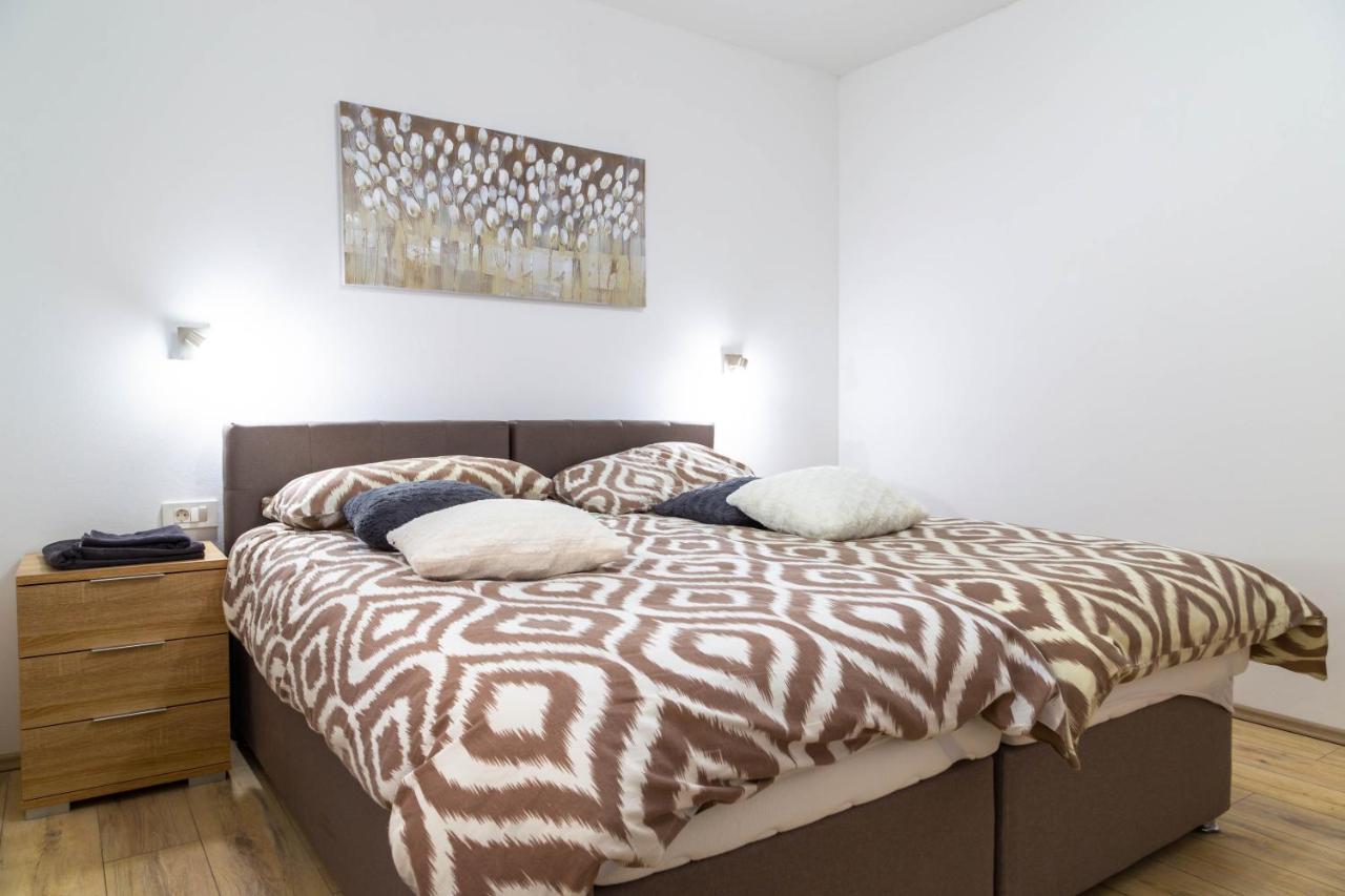 Apartments Raspolic Кастав Екстер'єр фото