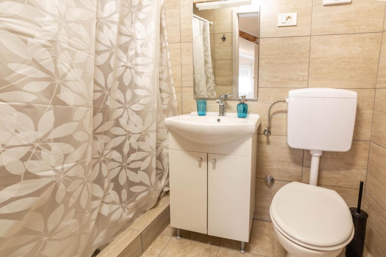 Apartments Raspolic Кастав Екстер'єр фото