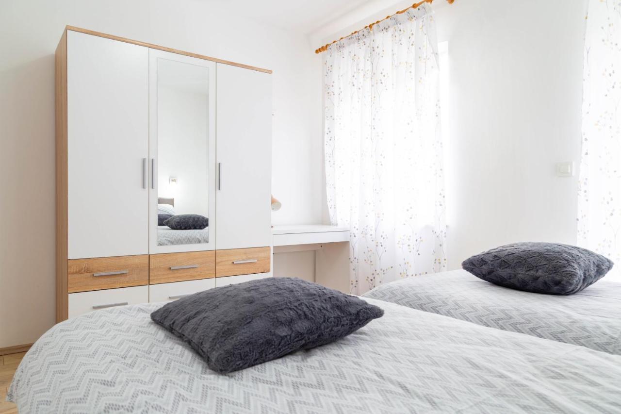 Apartments Raspolic Кастав Екстер'єр фото