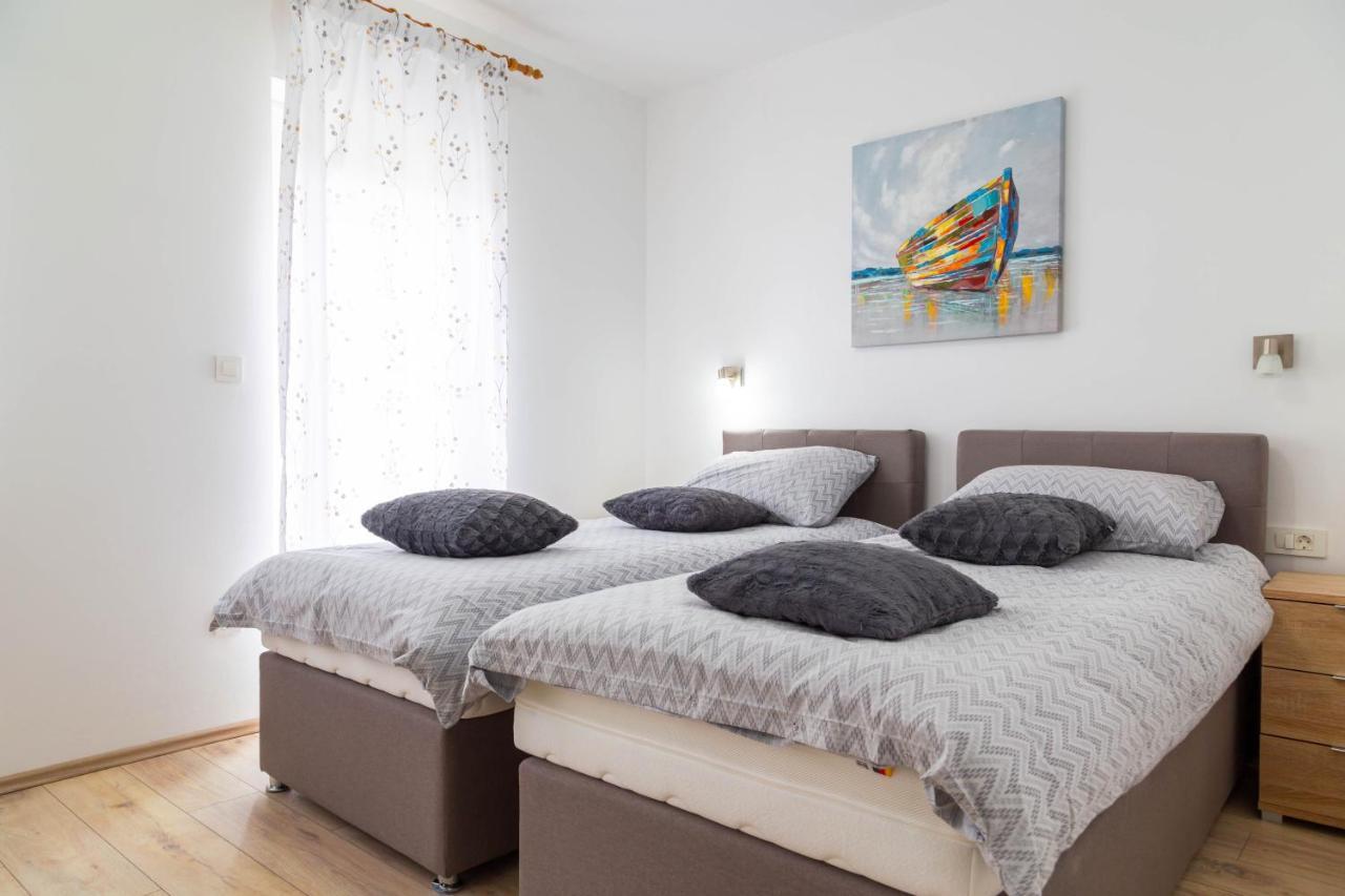 Apartments Raspolic Кастав Екстер'єр фото
