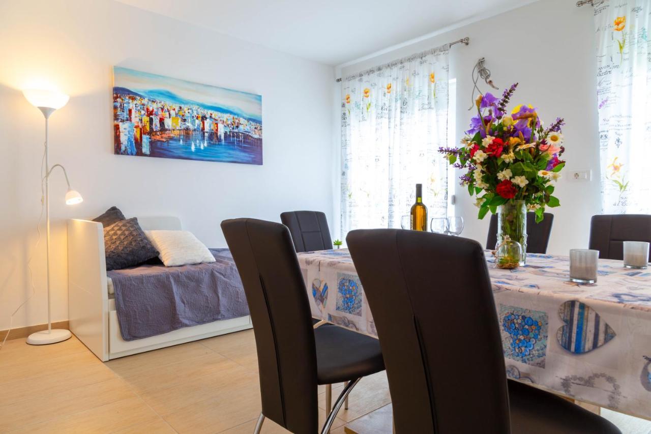 Apartments Raspolic Кастав Екстер'єр фото