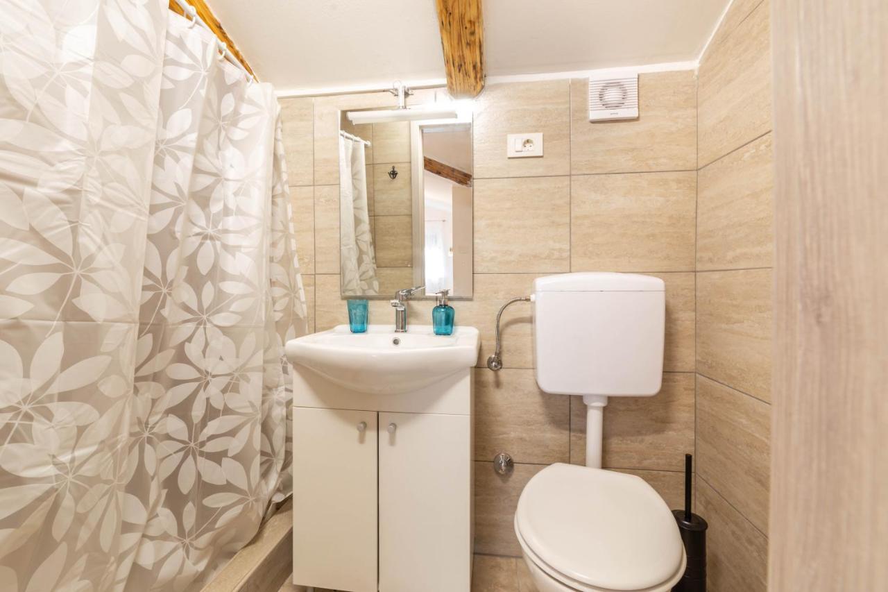Apartments Raspolic Кастав Екстер'єр фото
